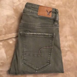 American Eagle green high-rise jeggings